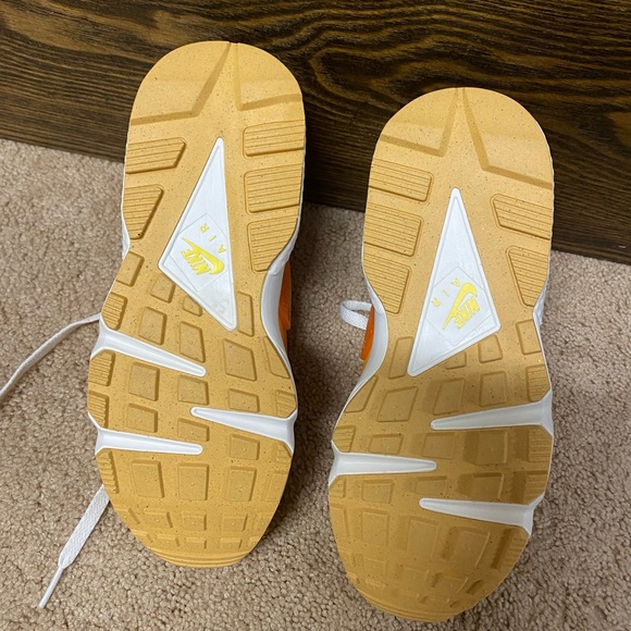 Nike Air Hurache - Picture 4 of 6